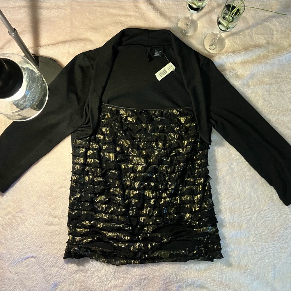 NWT! Dressy black Top L